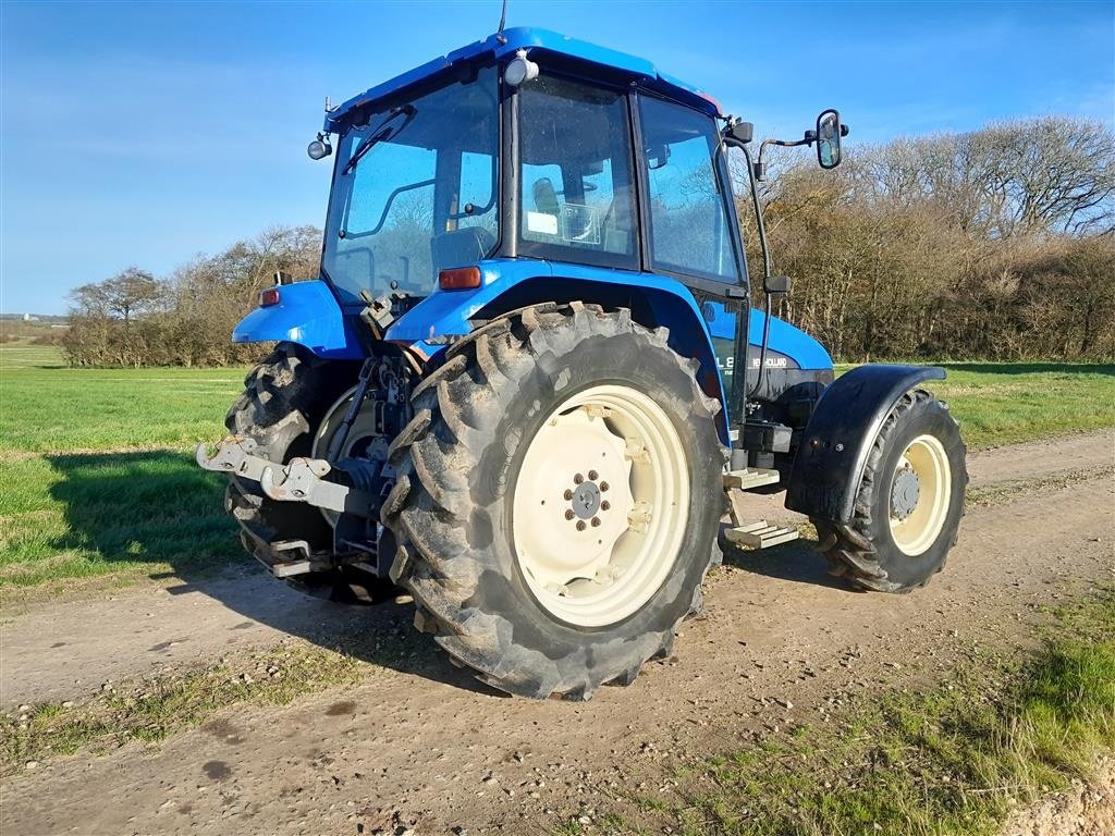 Traktor Türe ait New Holland L 85 DT Bremseventil, få timer, Gebrauchtmaschine içinde Skive (resim 4)