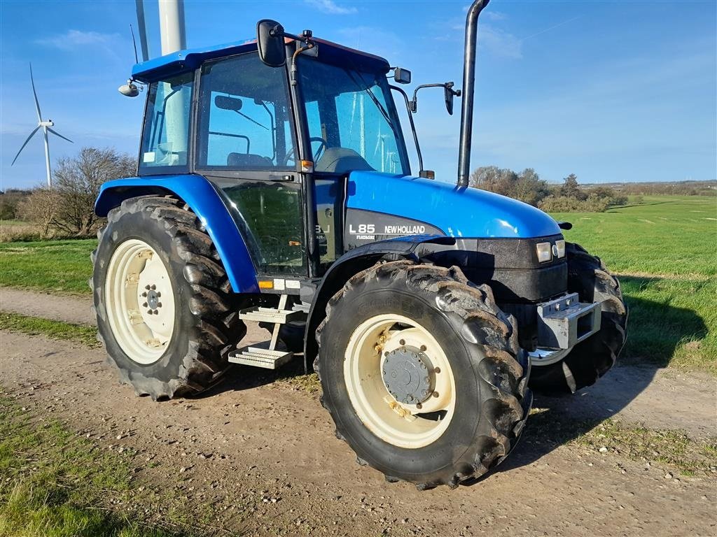 Traktor Türe ait New Holland L 85 DT Bremseventil, få timer, Gebrauchtmaschine içinde Skive (resim 3)