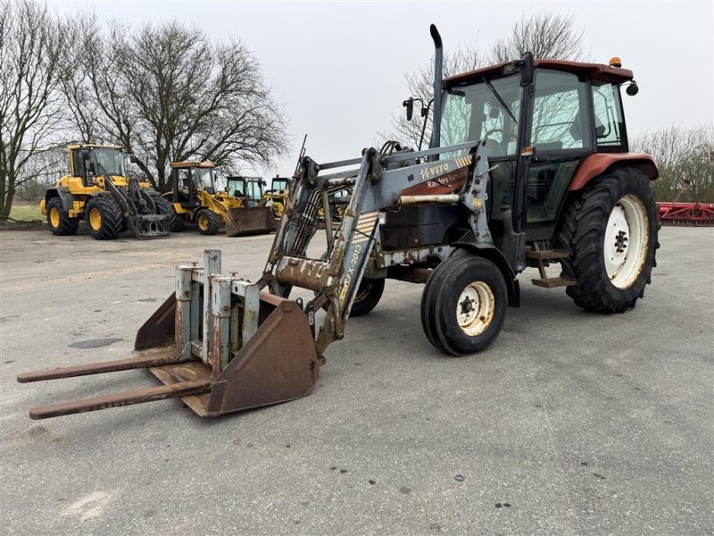 Traktor tip New Holland L75 KUN 6600 TIMER! MED SKOVL OG PALLEGAFLER!, Gebrauchtmaschine in Nørager (Poză 1)