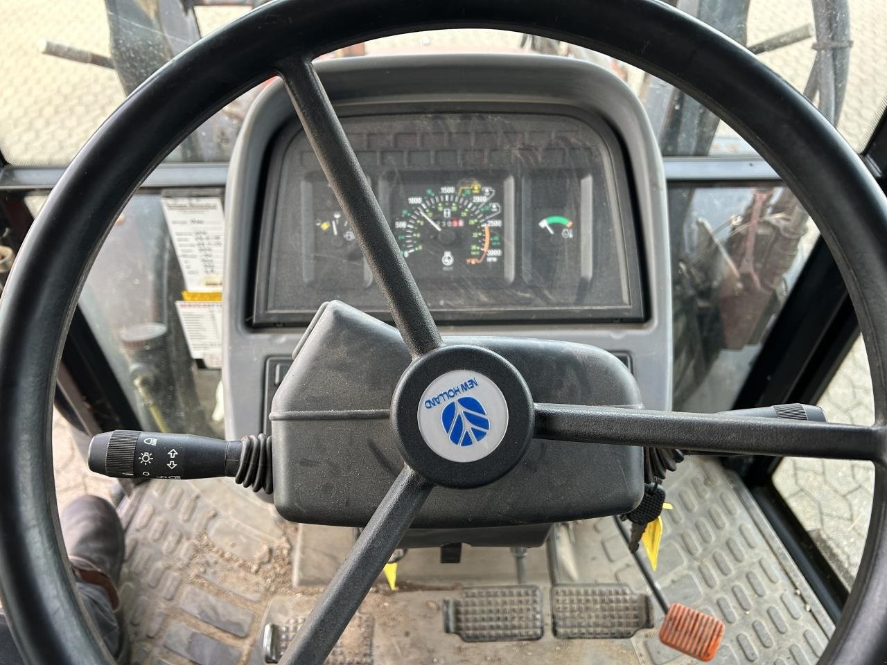 Traktor Türe ait New Holland L75, Gebrauchtmaschine içinde Bramming (resim 6)