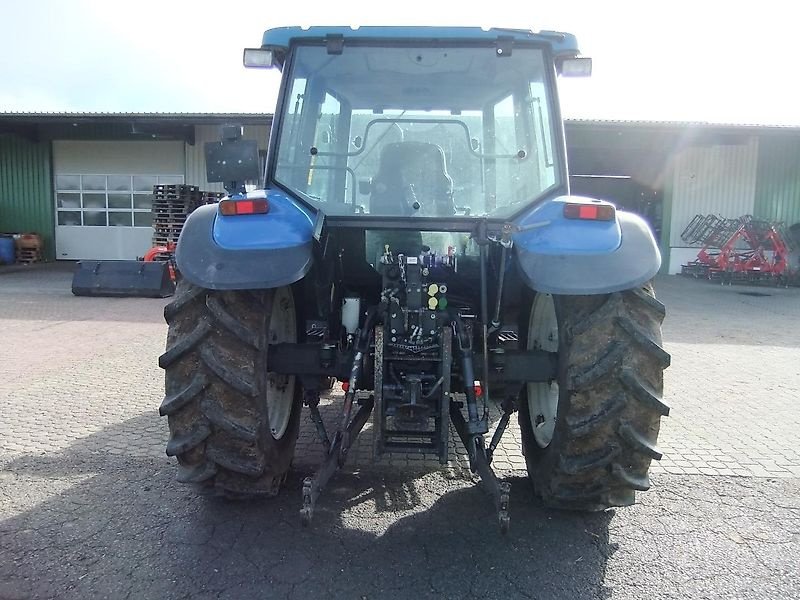 Traktor Türe ait New Holland L85 / 6635, Gebrauchtmaschine içinde Steinau  (resim 5)