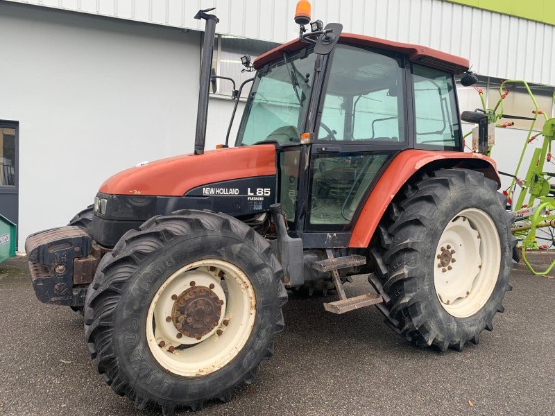 Traktor des Typs New Holland L85, Gebrauchtmaschine in ORLEIX