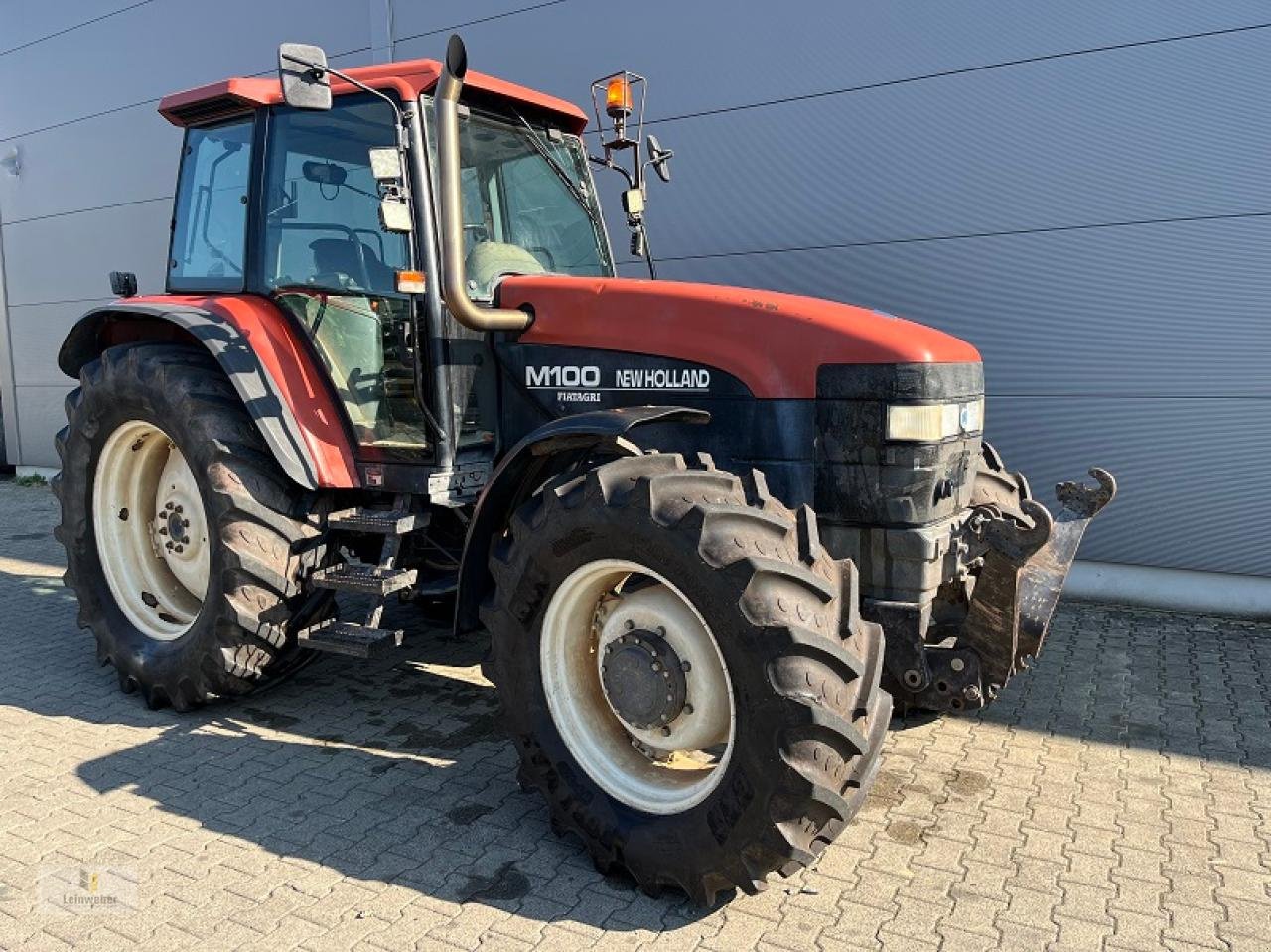 Traktor des Typs New Holland M 100, Gebrauchtmaschine in Neuhof - Dorfborn (Bild 1)