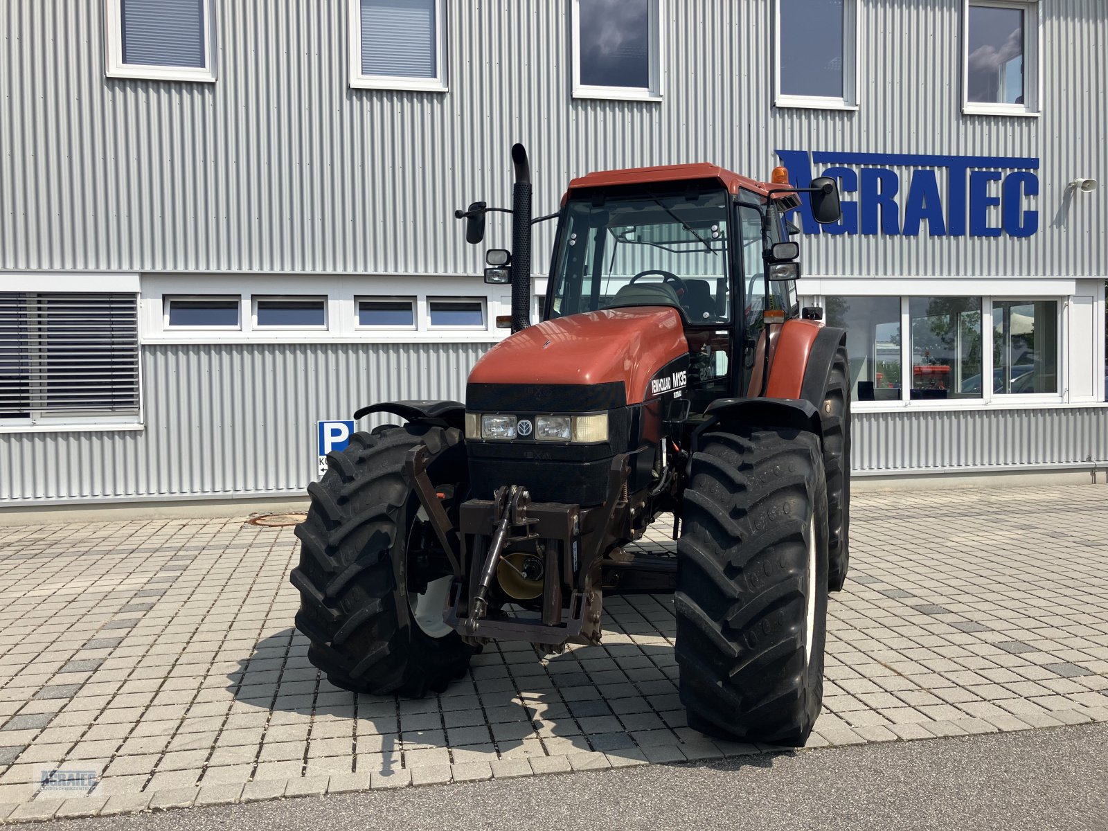 Traktor of the type New Holland M 135, Gebrauchtmaschine in Salching bei Straubing (Picture 3)