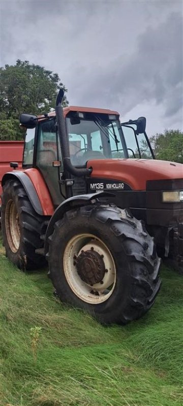 Traktor of the type New Holland M135 8700 timer, Gebrauchtmaschine in Rødekro (Picture 1)