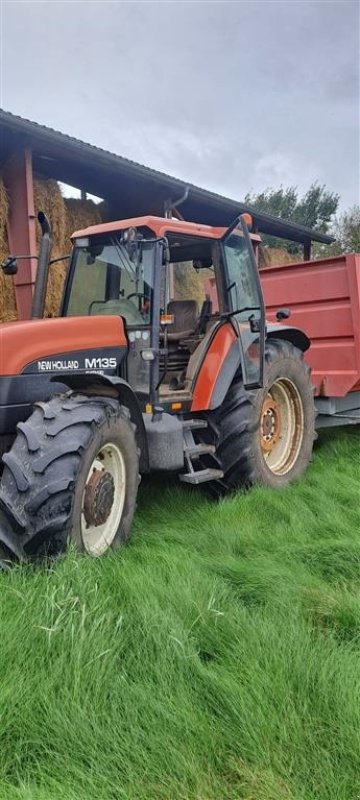 Traktor of the type New Holland M135 8700 timer, Gebrauchtmaschine in Rødekro (Picture 2)