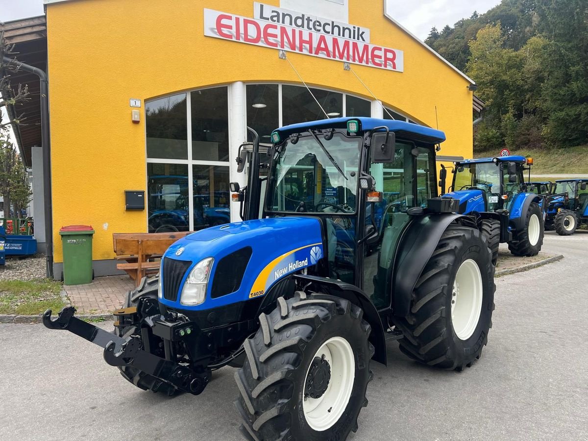 Traktor des Typs New Holland New Holland 4030 DeLuxe, Gebrauchtmaschine in Burgkirchen (Bild 1)