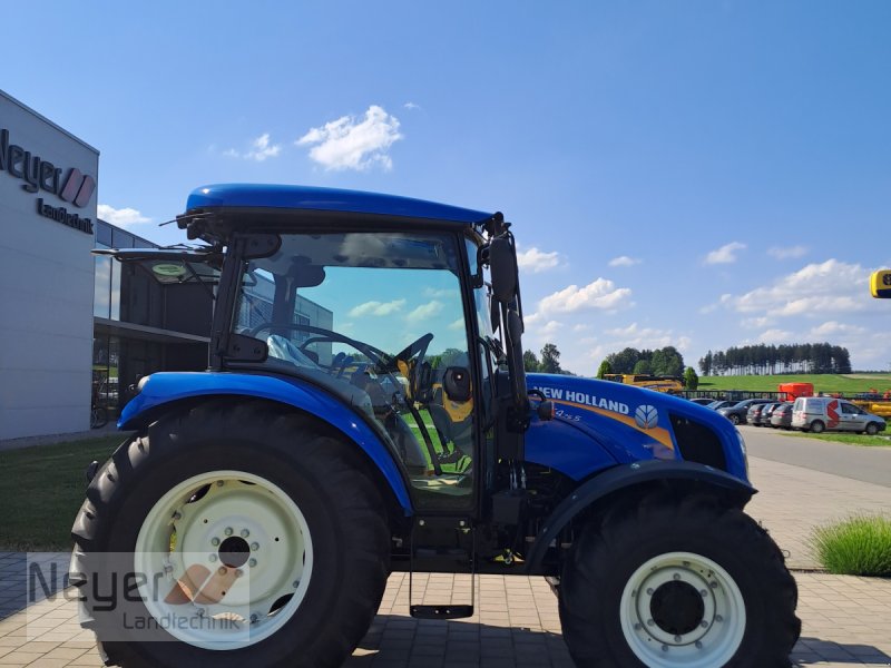 Traktor of the type New Holland New Holland T 4.75 S *Aktion*, Neumaschine in Bad Waldsee Mennisweiler (Picture 1)