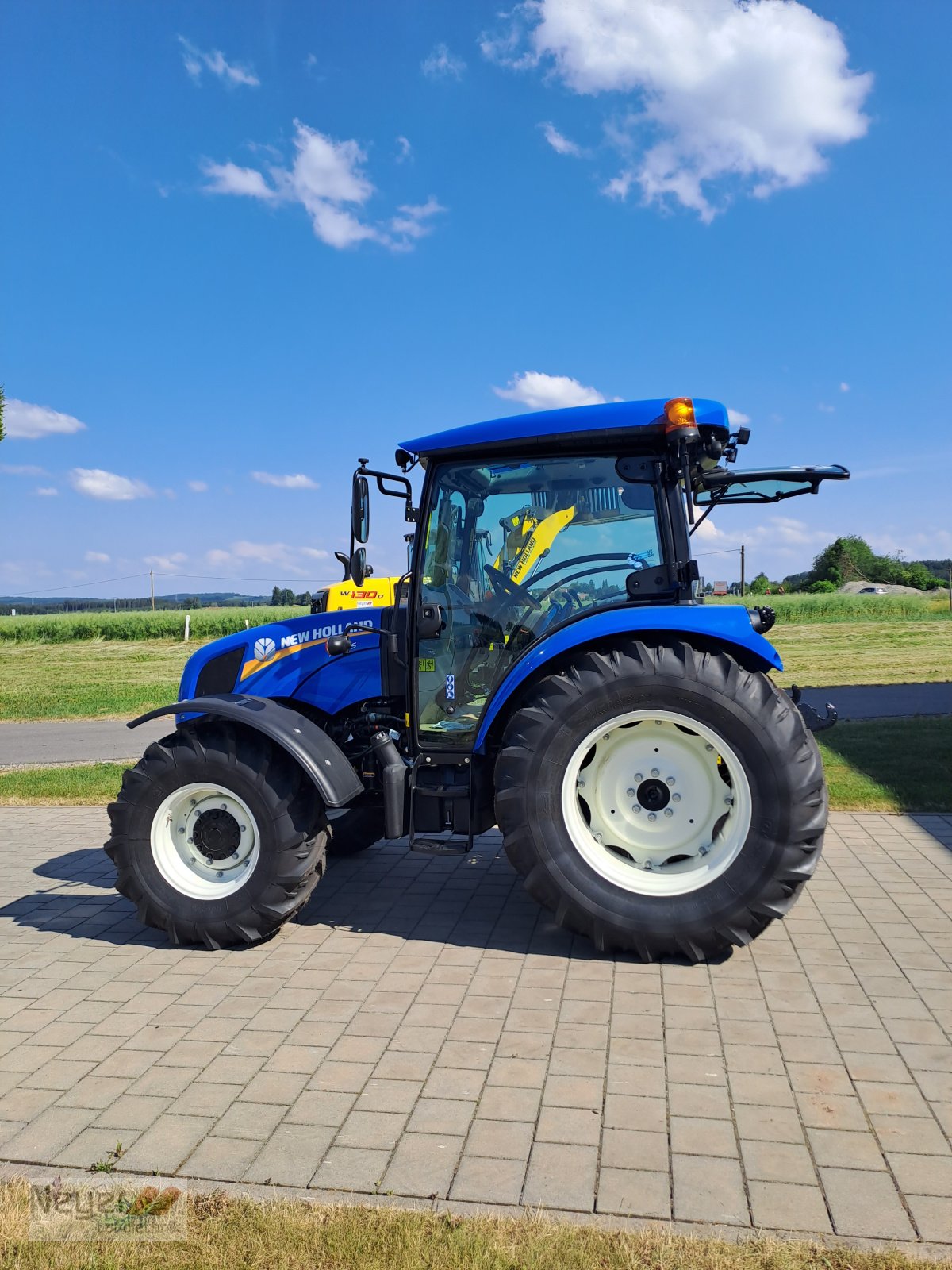 Traktor типа New Holland New Holland T 4.75 S *Aktion*, Neumaschine в Bad Waldsee Mennisweiler (Фотография 2)