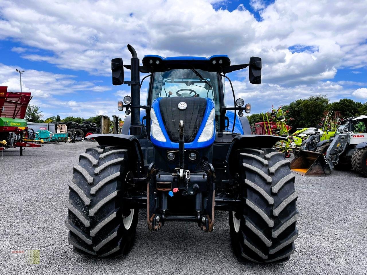 Traktor of the type New Holland NEW HOLLAND T 7.245 POWER COMMAND, nur 2.921 h. !, Gebrauchtmaschine in Westerstede (Picture 3)