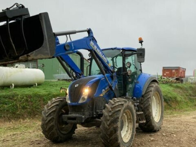 Traktor des Typs New Holland NEW HOLLAND T5.100, Gebrauchtmaschine in CHATEAU GAILLARD (Bild 1)