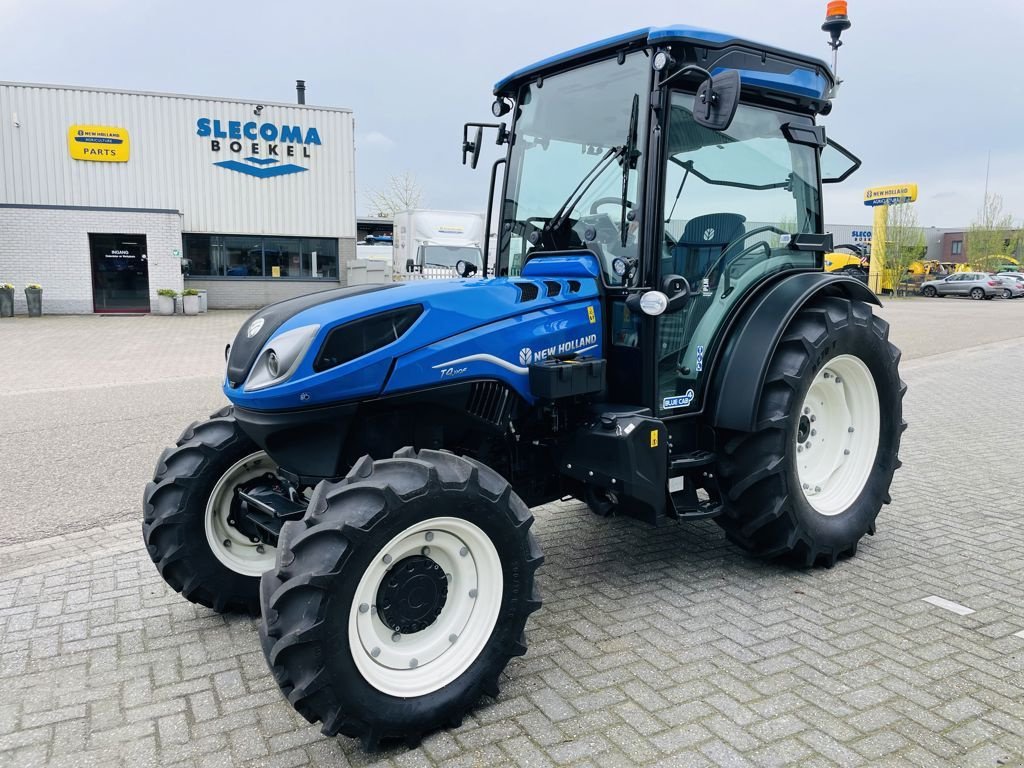 Traktor типа New Holland NH T4.110F Generation Blue Cab, Gebrauchtmaschine в BOEKEL (Фотография 1)