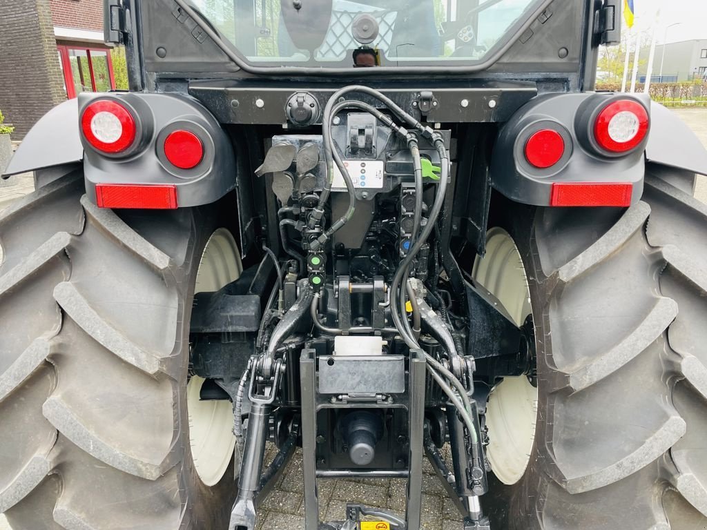 Traktor of the type New Holland NH T4.110F Generation Blue Cab, Gebrauchtmaschine in BOEKEL (Picture 10)