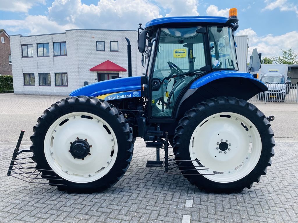 Traktor of the type New Holland NH TD5050 HIGH CLEARANCE, Gebrauchtmaschine in BOEKEL (Picture 9)