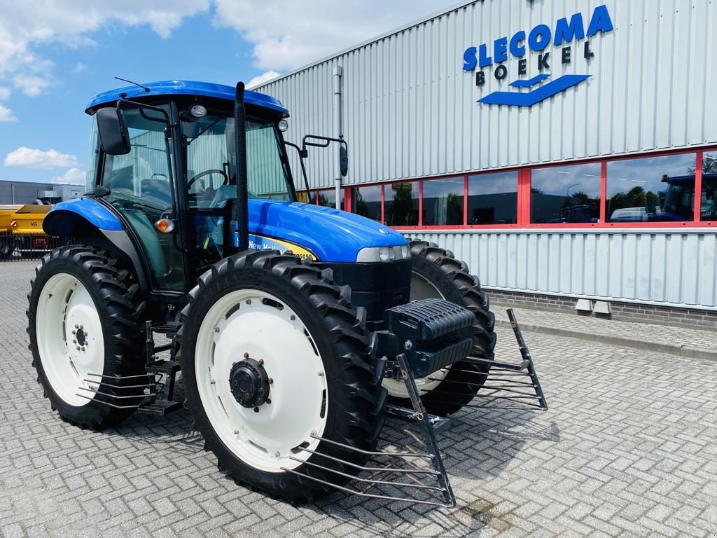 Traktor of the type New Holland NH TD5050 HIGH CLEARANCE, Gebrauchtmaschine in BOEKEL (Picture 3)