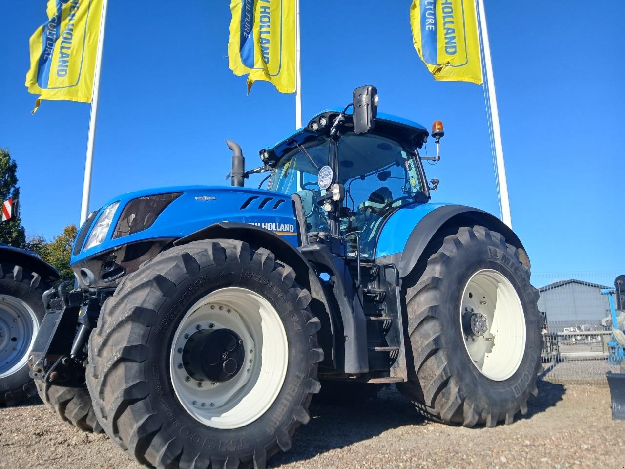 Traktor от тип New Holland Sonstiges, Gebrauchtmaschine в Give (Снимка 1)