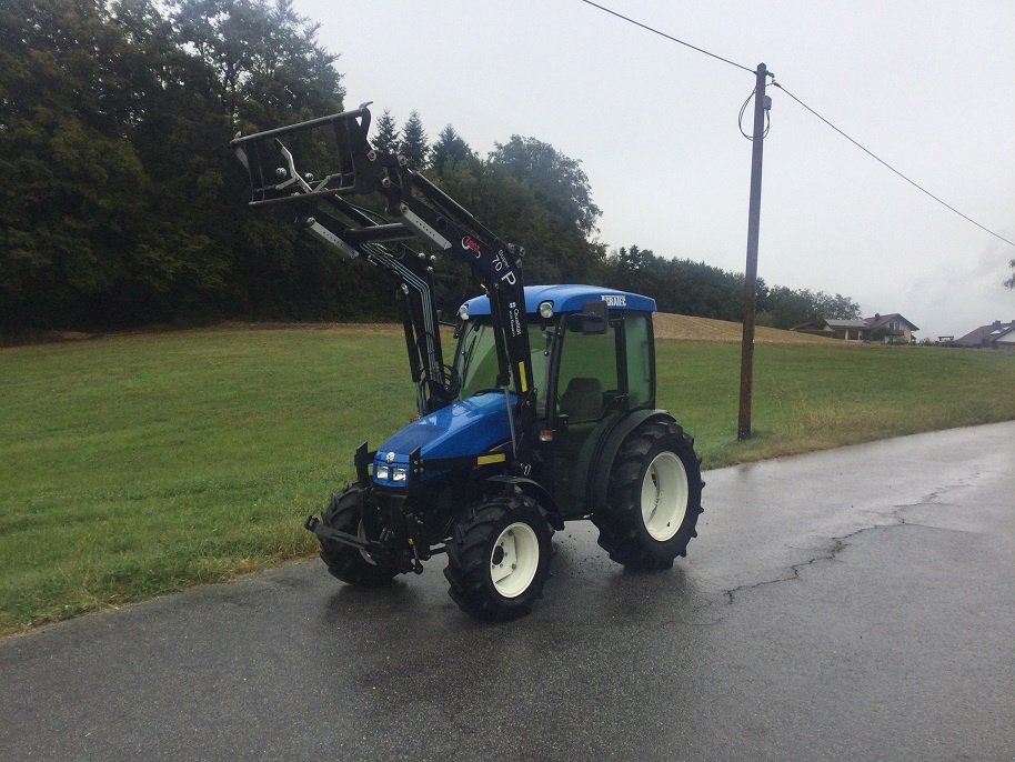 Traktor du type New Holland T 3030, Gebrauchtmaschine en Fürsteneck (Photo 1)