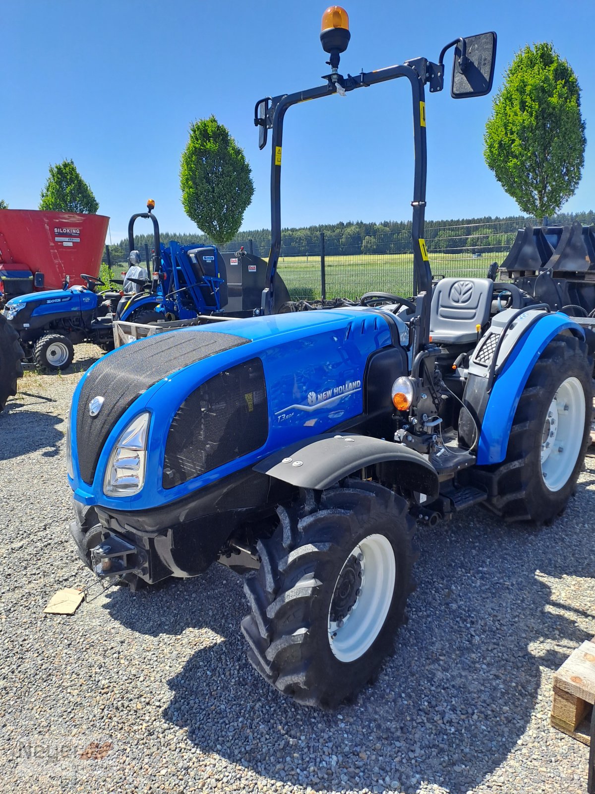 Traktor of the type New Holland T 3.60 F, Neumaschine in Bad Waldsee Mennisweiler (Picture 5)