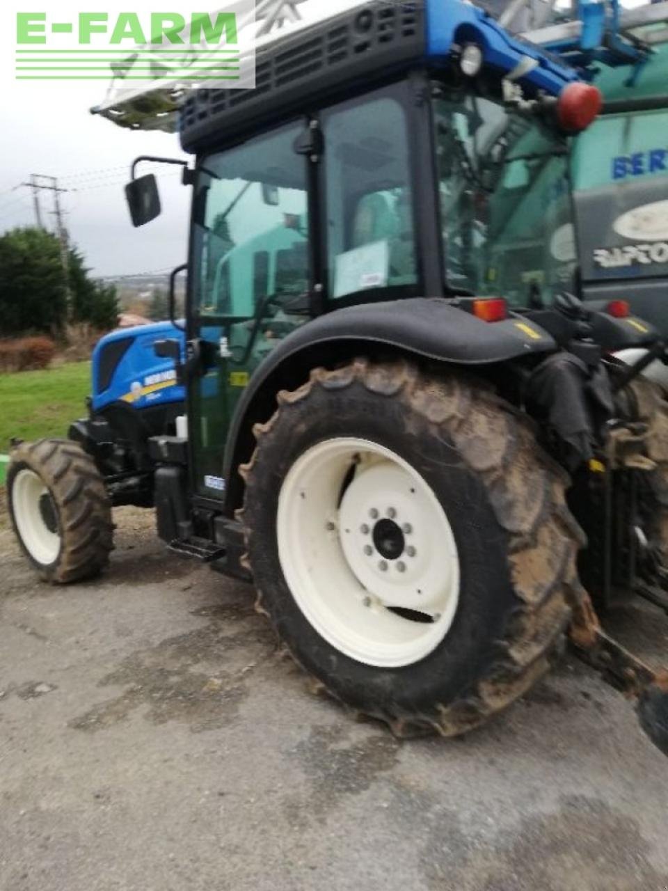 Traktor Türe ait New Holland t 4 100 f, Gebrauchtmaschine içinde BLESMES (resim 3)