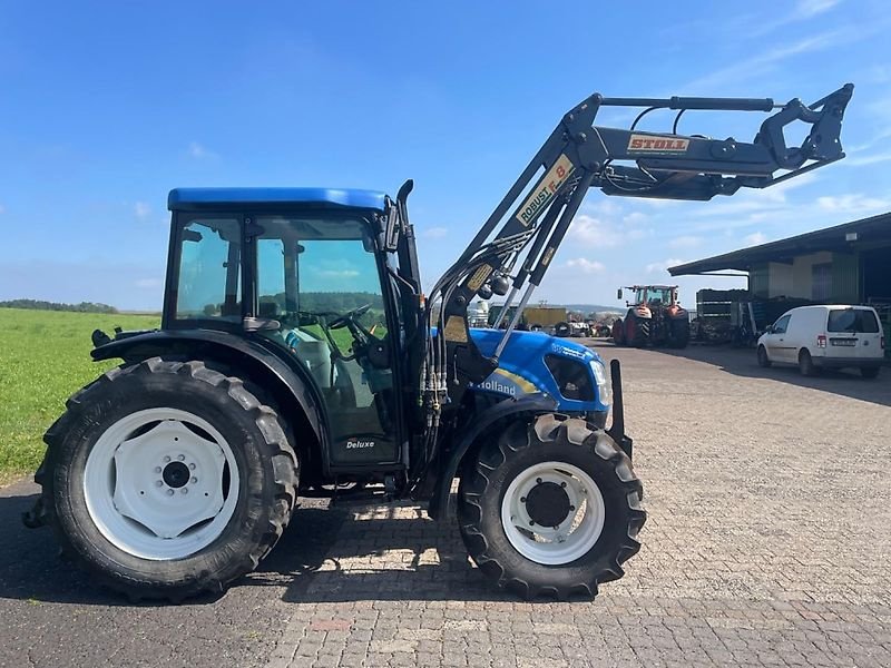 Traktor van het type New Holland T 4030 mit Frontlader, Gebrauchtmaschine in Steinau  (Foto 3)