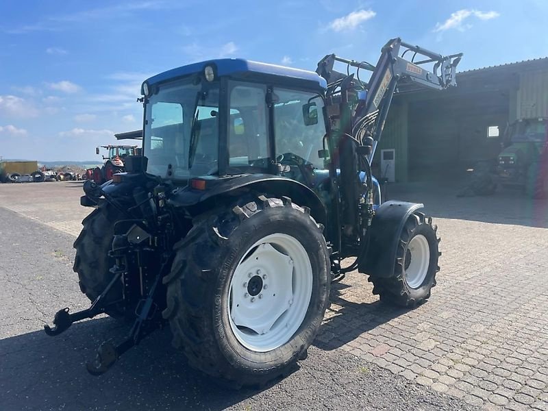 Traktor of the type New Holland T 4030 mit Frontlader, Gebrauchtmaschine in Steinau  (Picture 4)