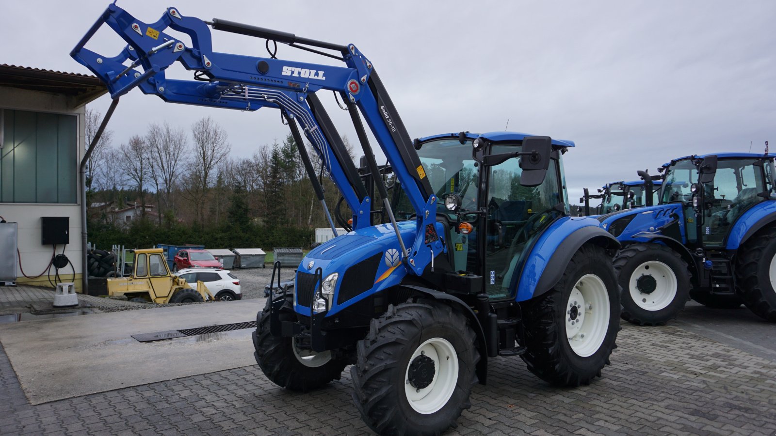 Traktor des Typs New Holland T 4.55 inkl. STOLL Frontlader, Neumaschine in Rötz (Bild 1)