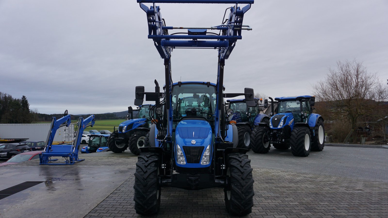 Traktor van het type New Holland T 4.55 inkl. STOLL Frontlader, Neumaschine in Rötz (Foto 2)