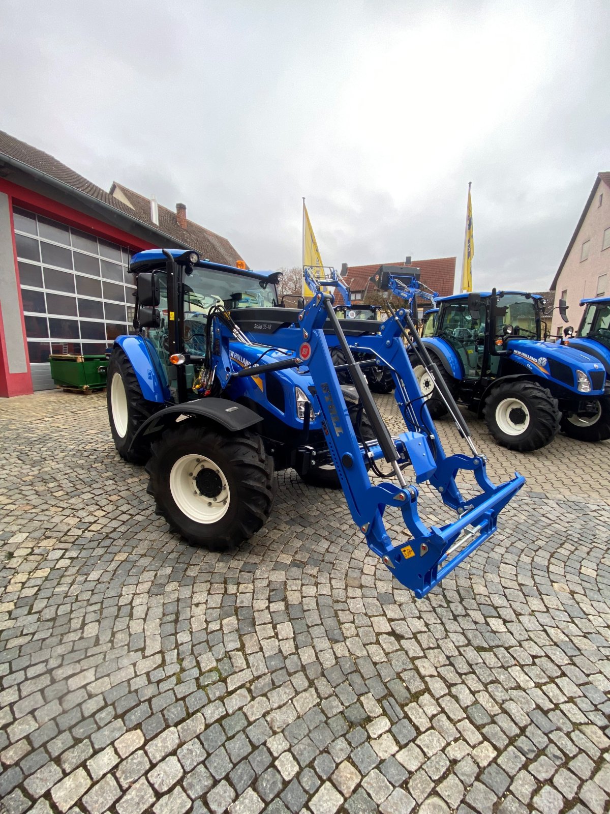 Traktor van het type New Holland T 4.55 S, Neumaschine in Schwabach (Foto 4)