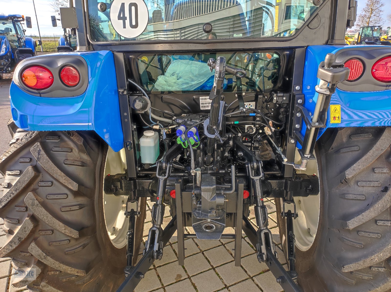 Traktor typu New Holland T 4.55 S, Neumaschine v Salching bei Straubing (Obrázek 7)