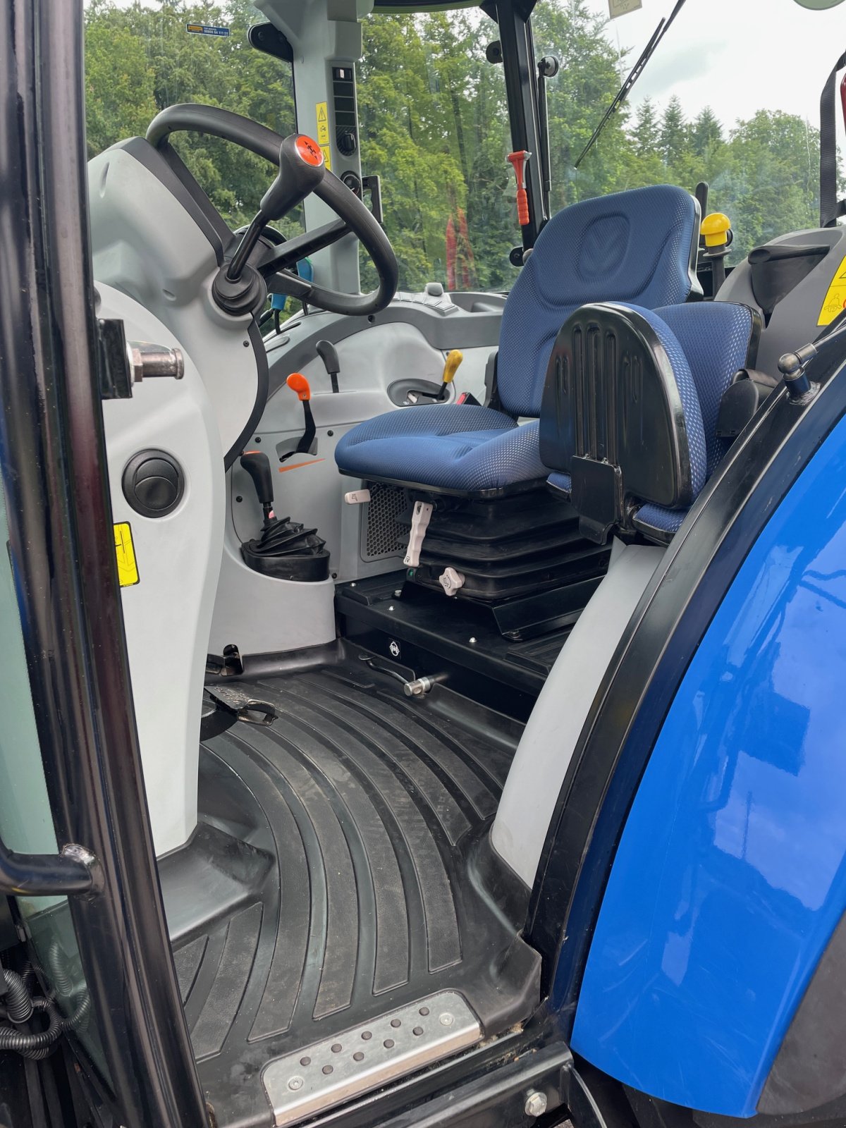 Traktor del tipo New Holland T 4.55, Gebrauchtmaschine en Fürsteneck (Imagen 3)