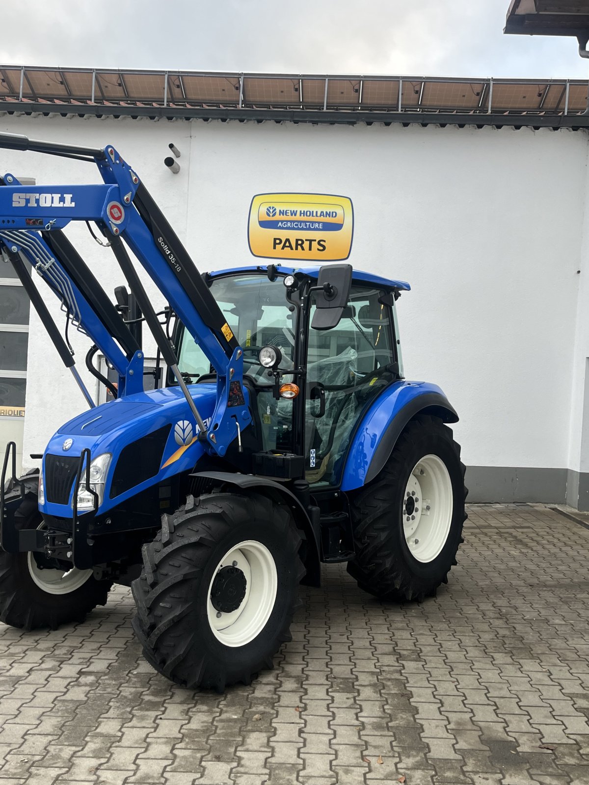 Traktor du type New Holland T 4.55, Neumaschine en Gerzen (Photo 4)