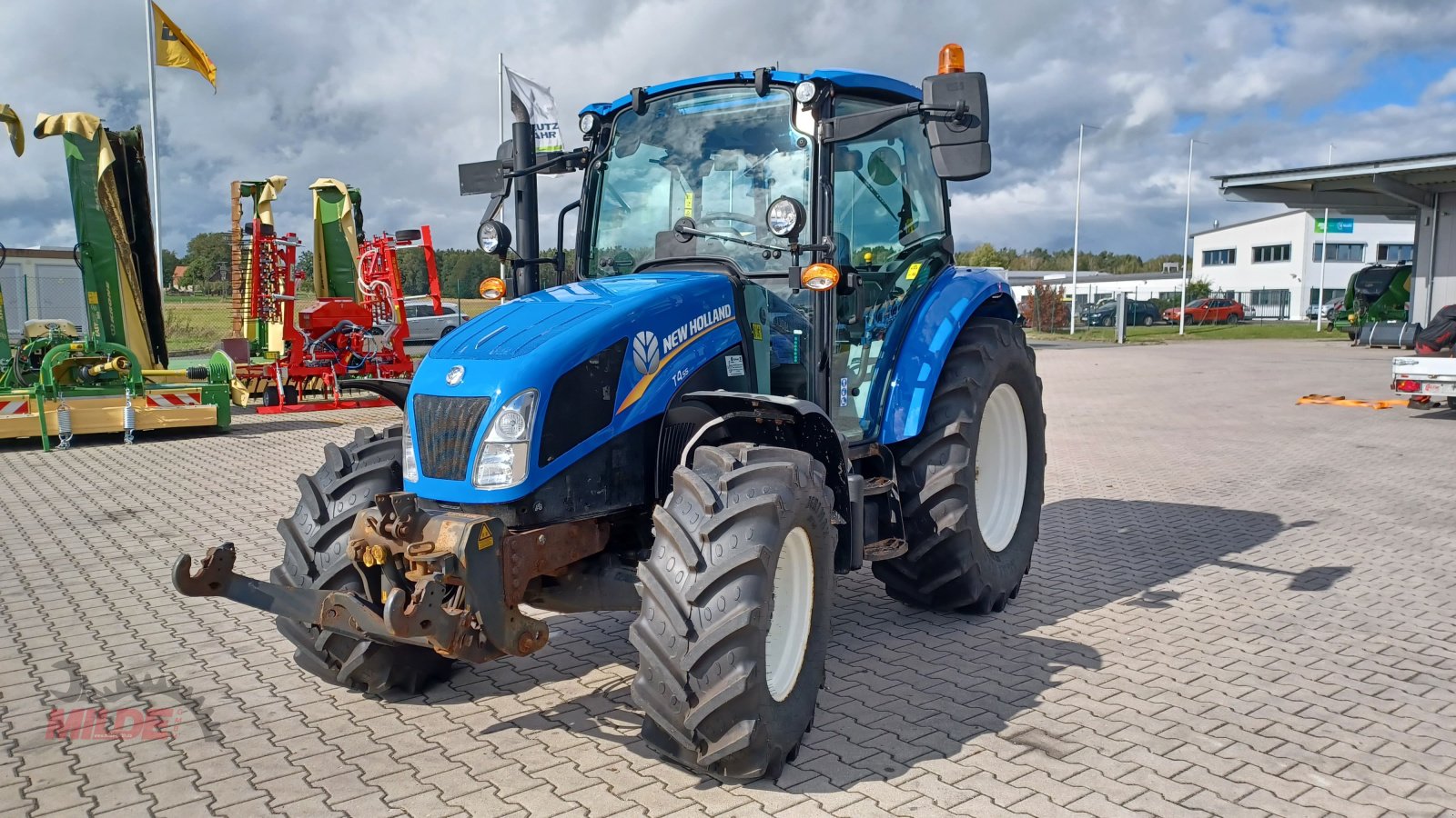 Traktor des Typs New Holland T 4.55, Gebrauchtmaschine in Creußen (Bild 1)