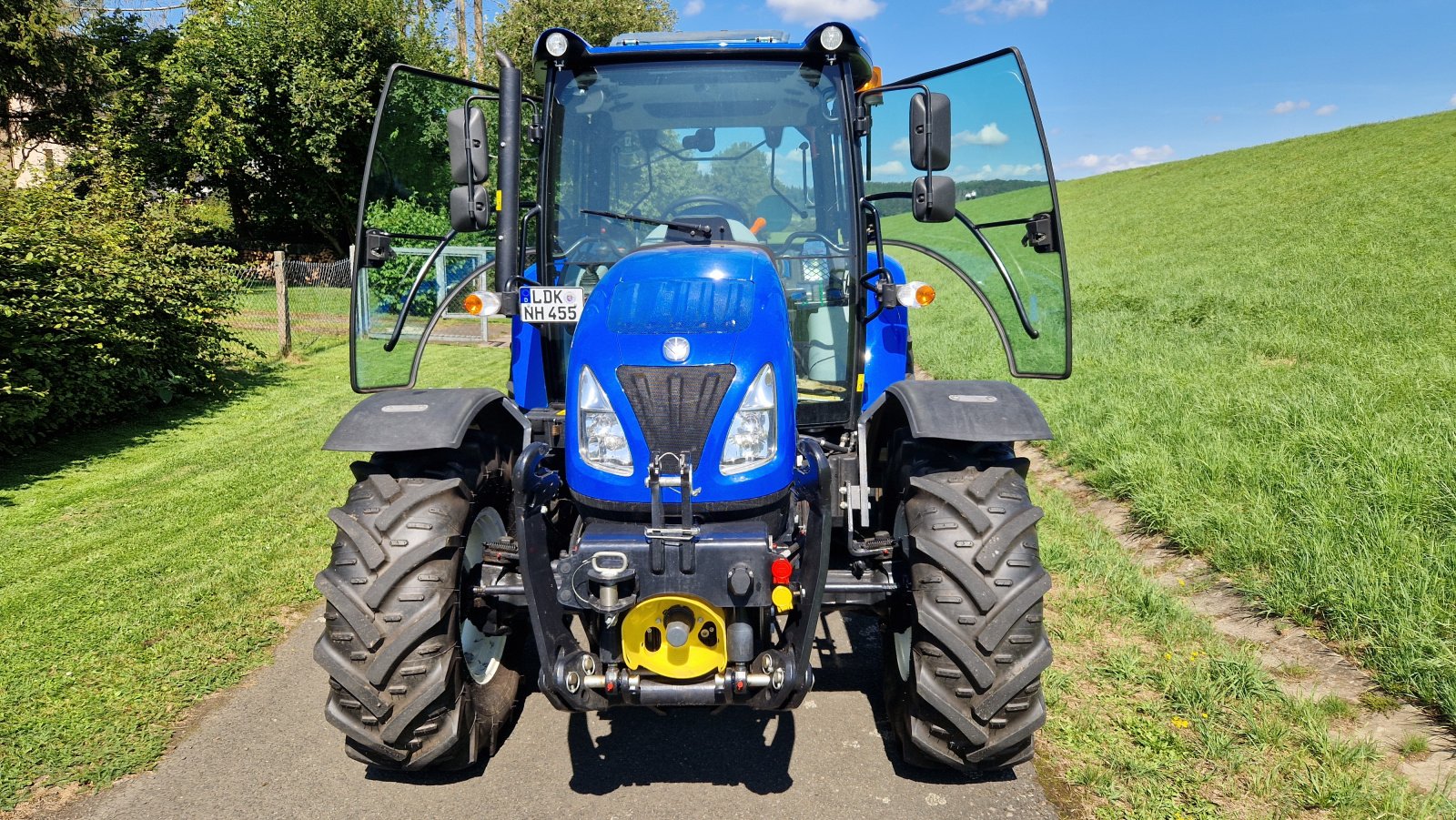 Traktor Türe ait New Holland T 4.55, Gebrauchtmaschine içinde Hohenahr (resim 2)