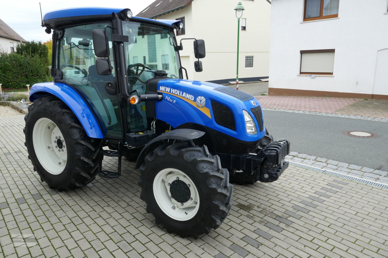 Traktor des Typs New Holland T 4.55S "Wie NEU" Bj.'21. Erst 150 Std. Mit Klima, Gebrauchtmaschine in Langenzenn (Bild 2)