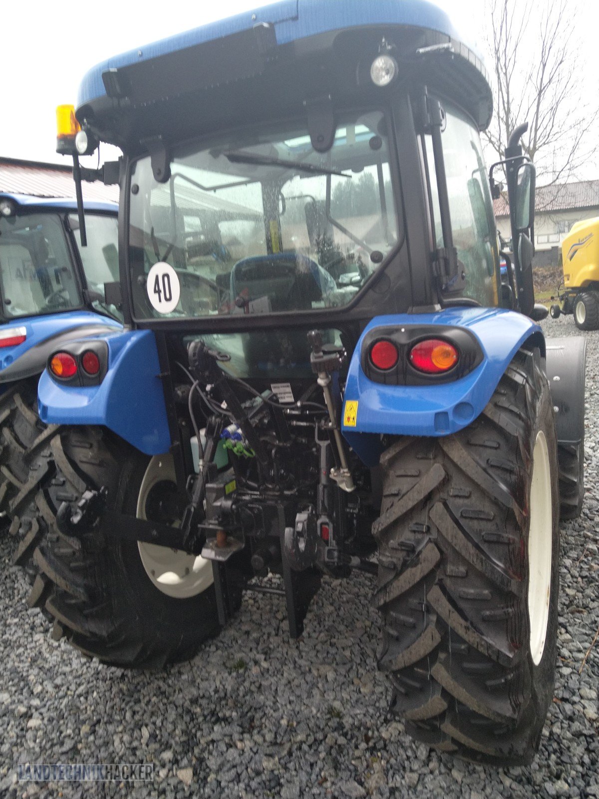 Traktor of the type New Holland T 4.55S, Neumaschine in Gotteszell (Picture 2)