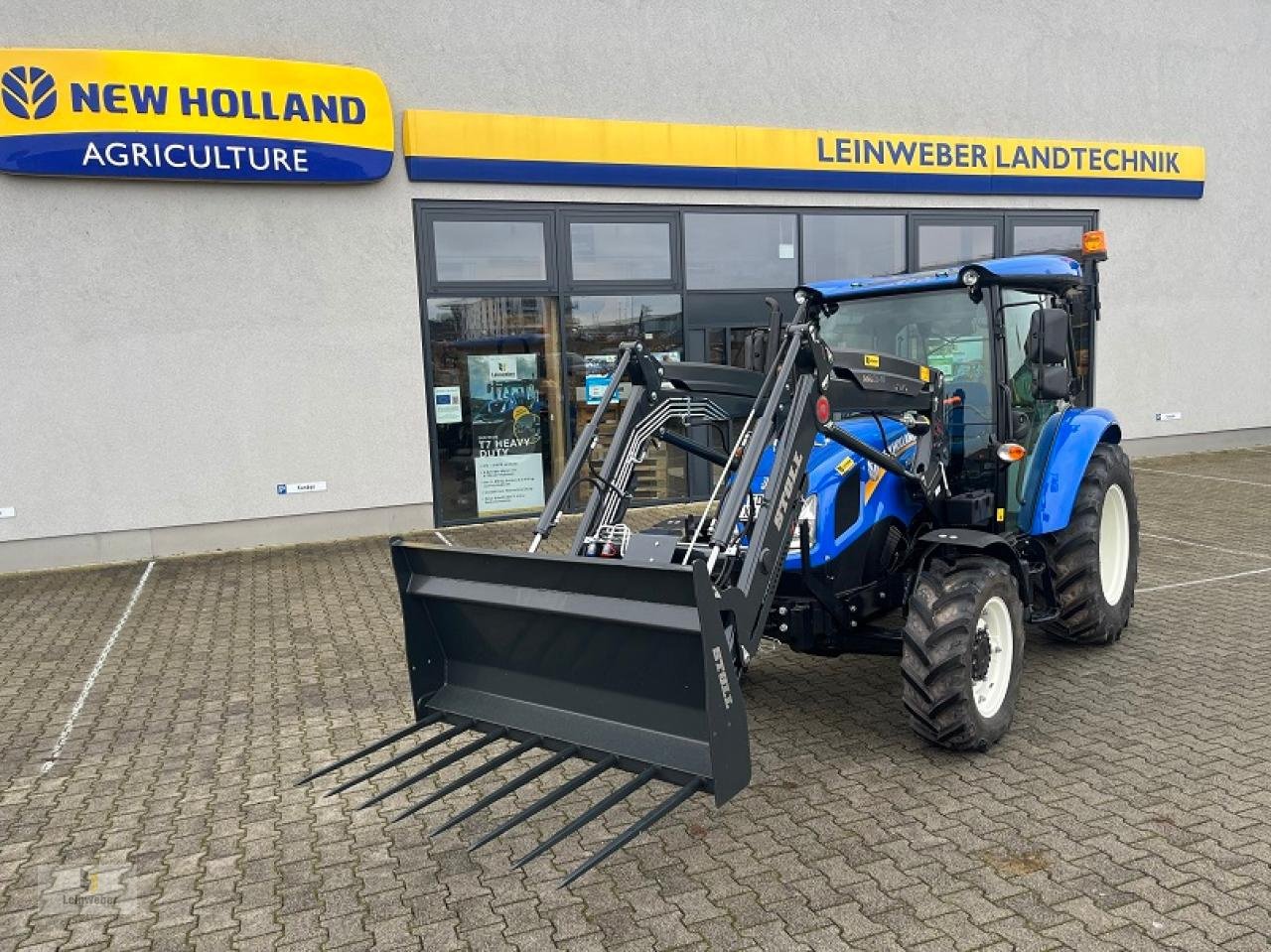 Traktor typu New Holland T 4.65 S, Neumaschine v Neuhof - Dorfborn (Obrázek 1)