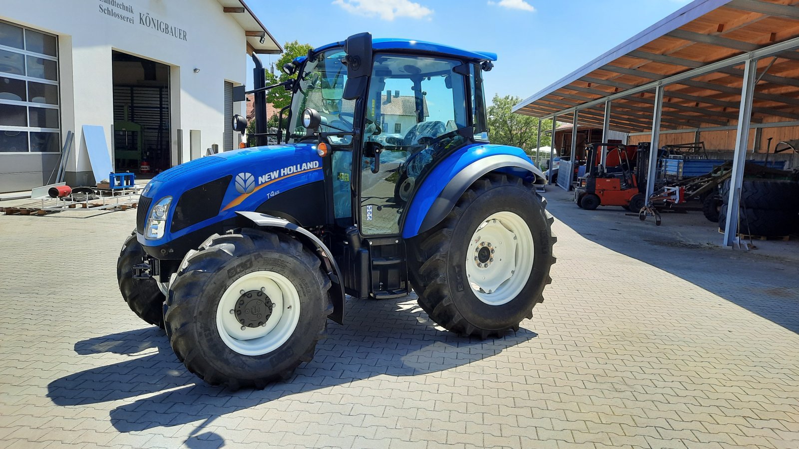 Traktor van het type New Holland T 4.65, Neumaschine in Gerzen (Foto 2)