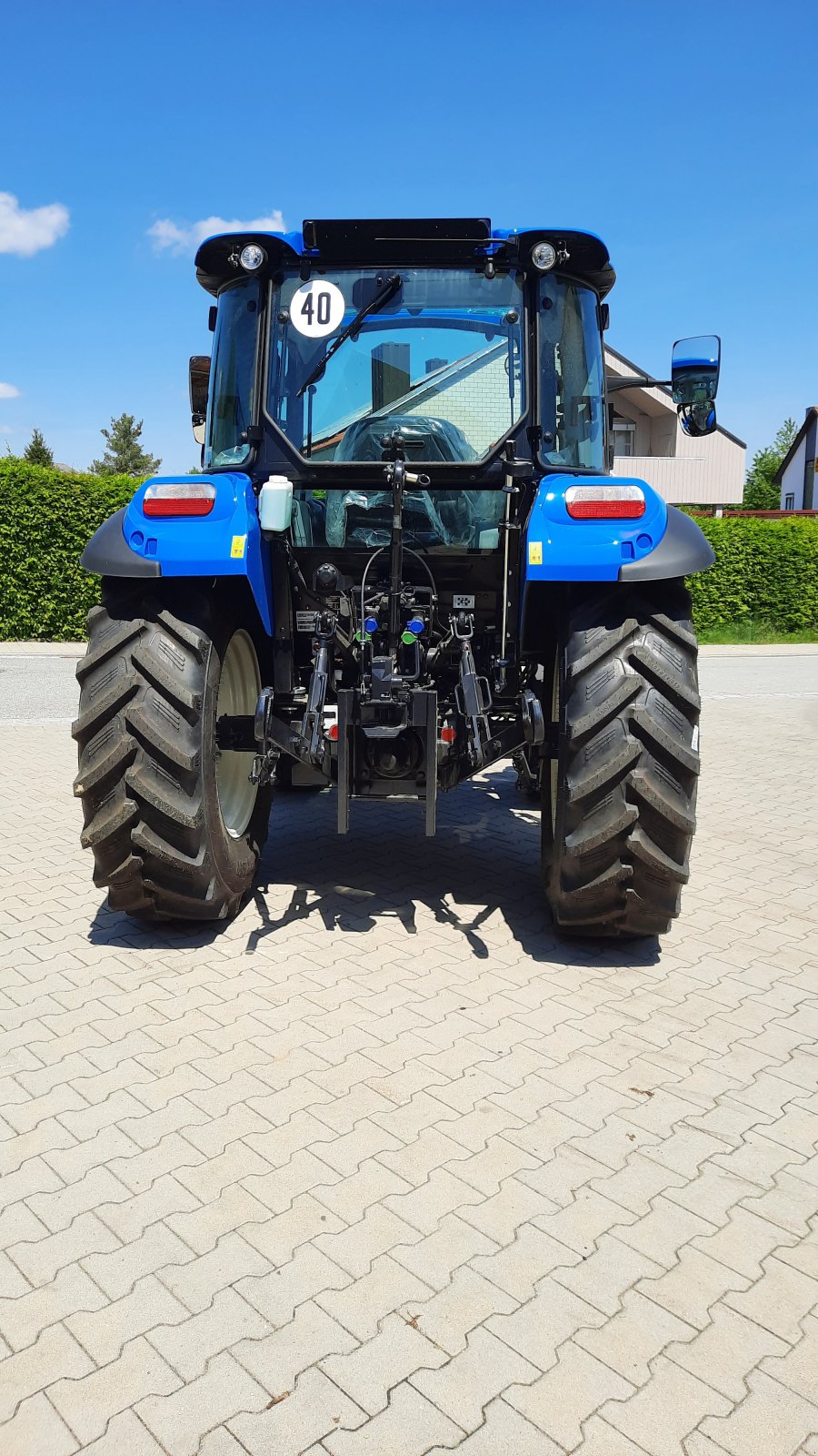 Traktor van het type New Holland T 4.65, Neumaschine in Gerzen (Foto 5)