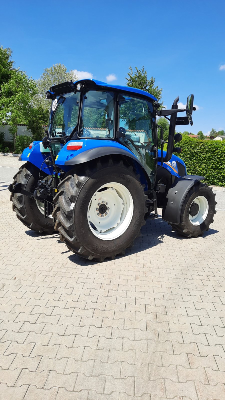 Traktor des Typs New Holland T 4.65, Neumaschine in Gerzen (Bild 6)