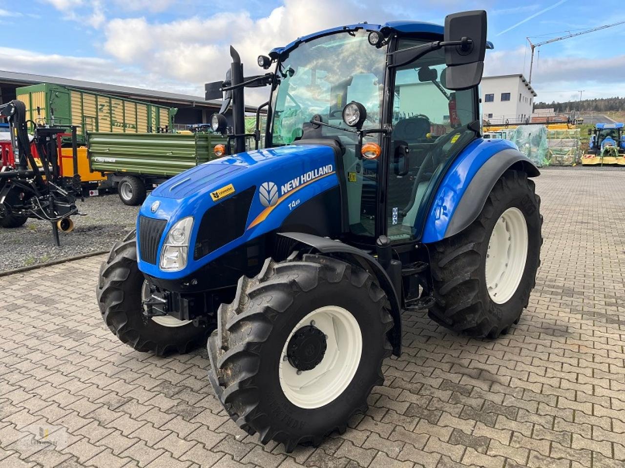 Traktor des Typs New Holland T 4.65, Gebrauchtmaschine in Neuhof - Dorfborn (Bild 2)