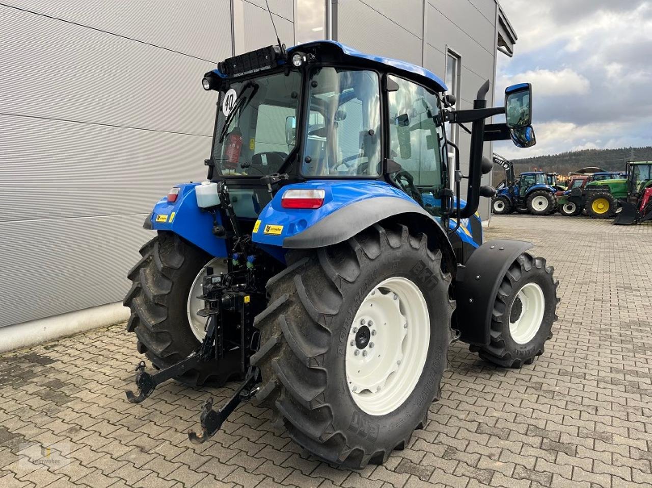 Traktor des Typs New Holland T 4.65, Gebrauchtmaschine in Neuhof - Dorfborn (Bild 3)