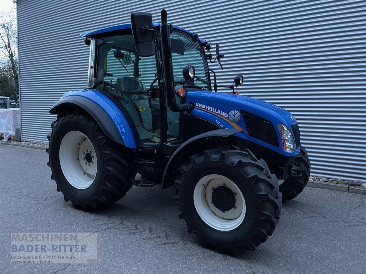 Traktor za tip New Holland T 4.75 CAB STAGE V, Neumaschine u Freiburg (Slika 1)