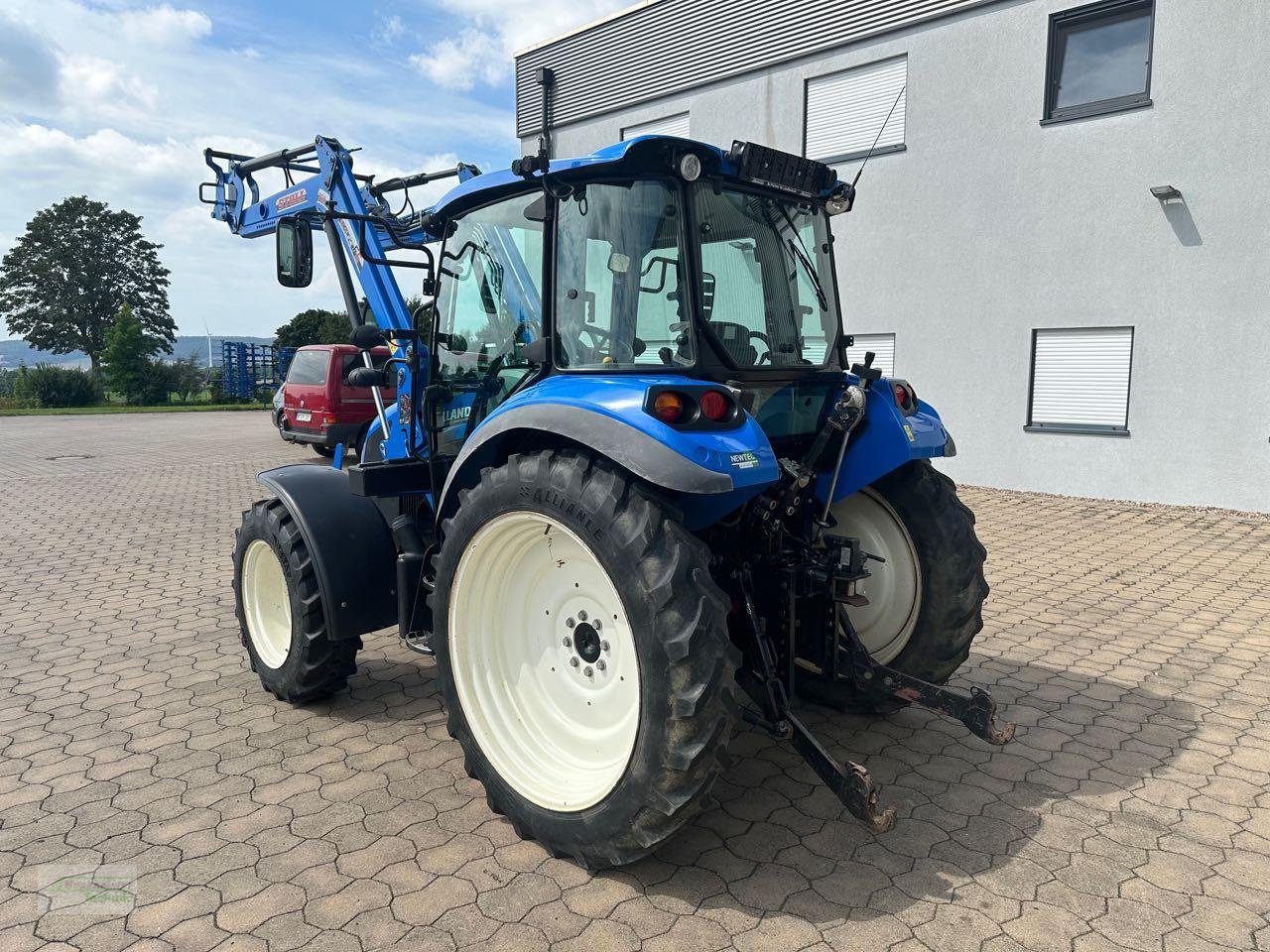 Traktor des Typs New Holland T 4.75 Powerstar, Gebrauchtmaschine in Coppenbruegge (Bild 3)