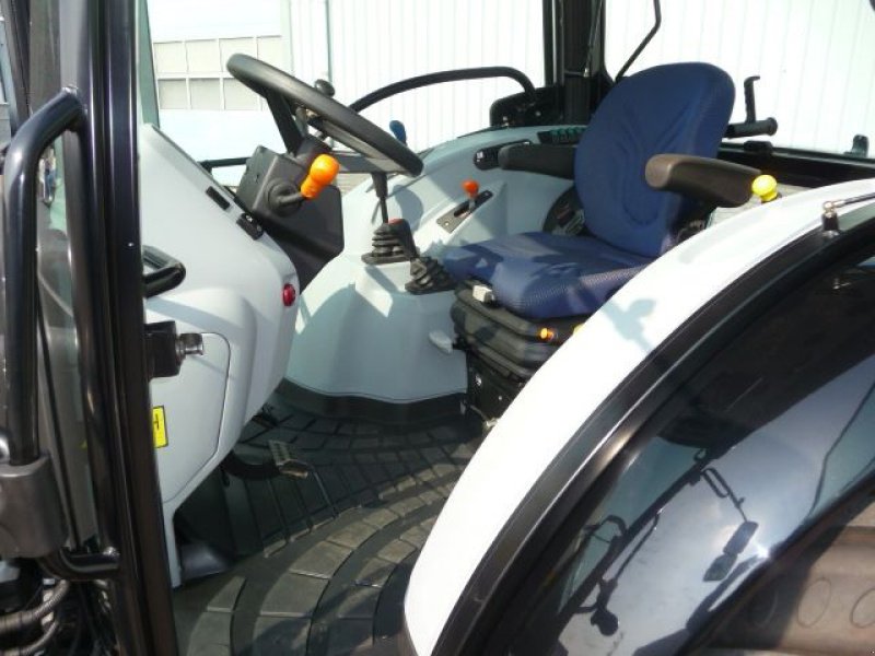 Traktor des Typs New Holland T 4.75 s, Gebrauchtmaschine in Oirschot (Bild 11)