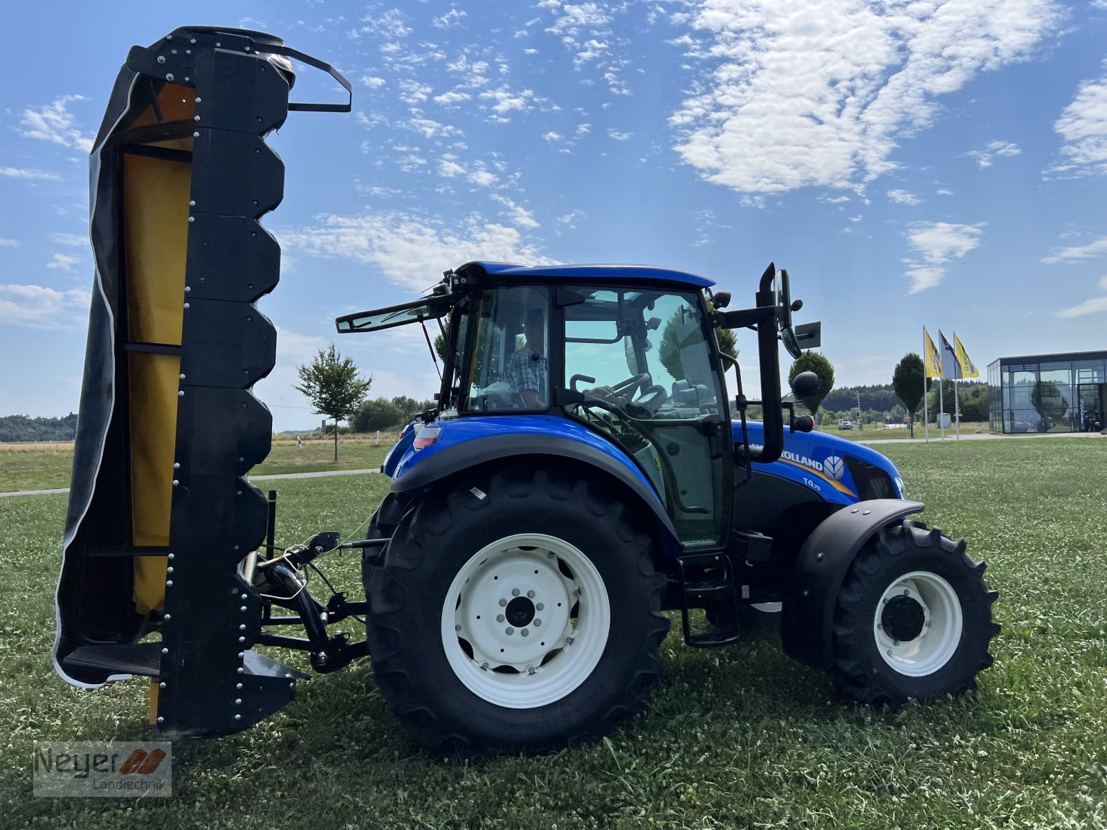 Traktor от тип New Holland T 4.75, Neumaschine в Bad Waldsee Mennisweiler (Снимка 1)