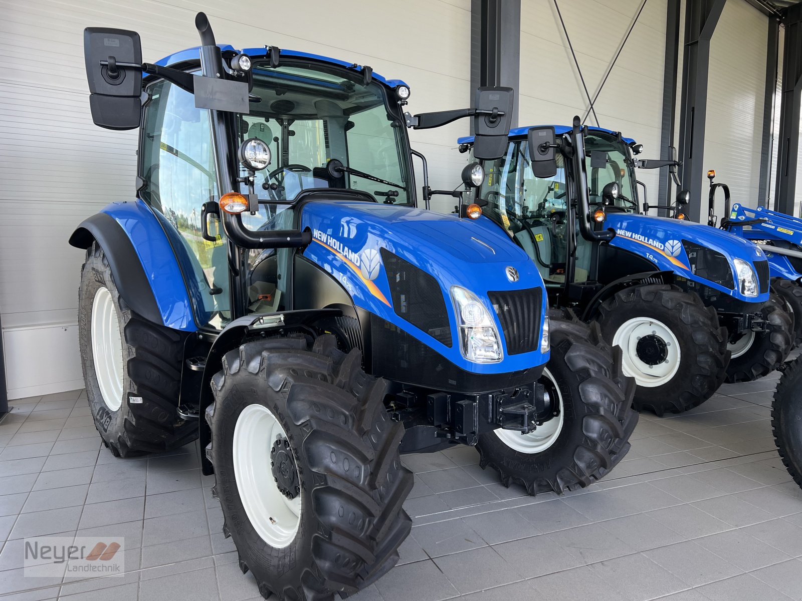 Traktor typu New Holland T 4.75, Neumaschine w Bad Waldsee Mennisweiler (Zdjęcie 9)