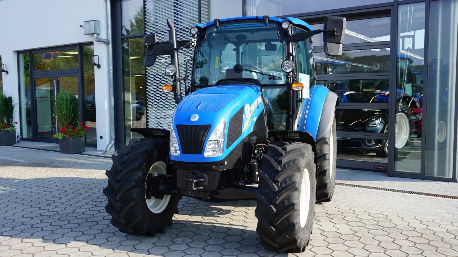 Traktor typu New Holland T 4.75, Neumaschine v Rötz (Obrázek 1)