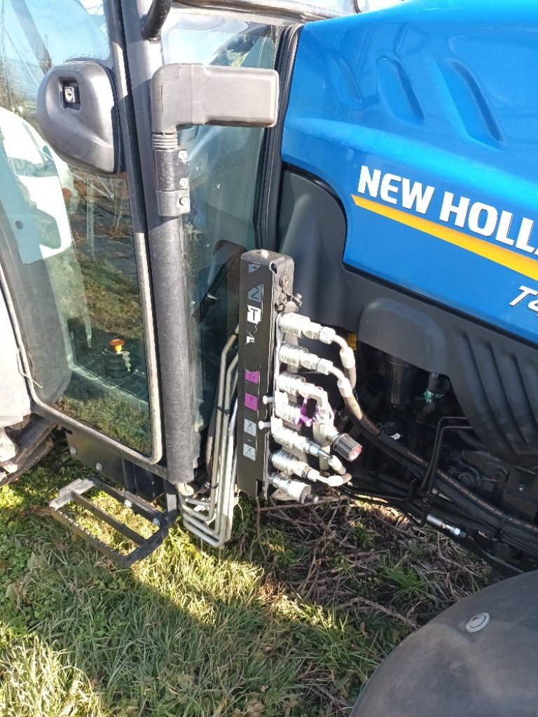 Traktor del tipo New Holland T 4.80 F, Gebrauchtmaschine en MANDRES-SUR-VAIR (Imagen 5)