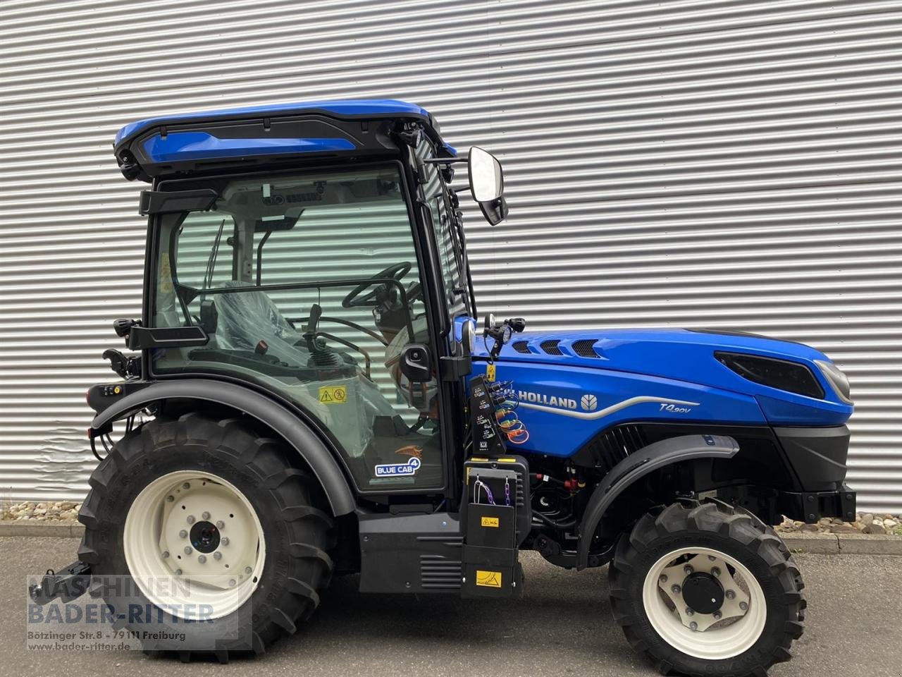 Traktor a típus New Holland T 4.90 V CAB STAGE 5, Neumaschine ekkor: Freiburg (Kép 1)