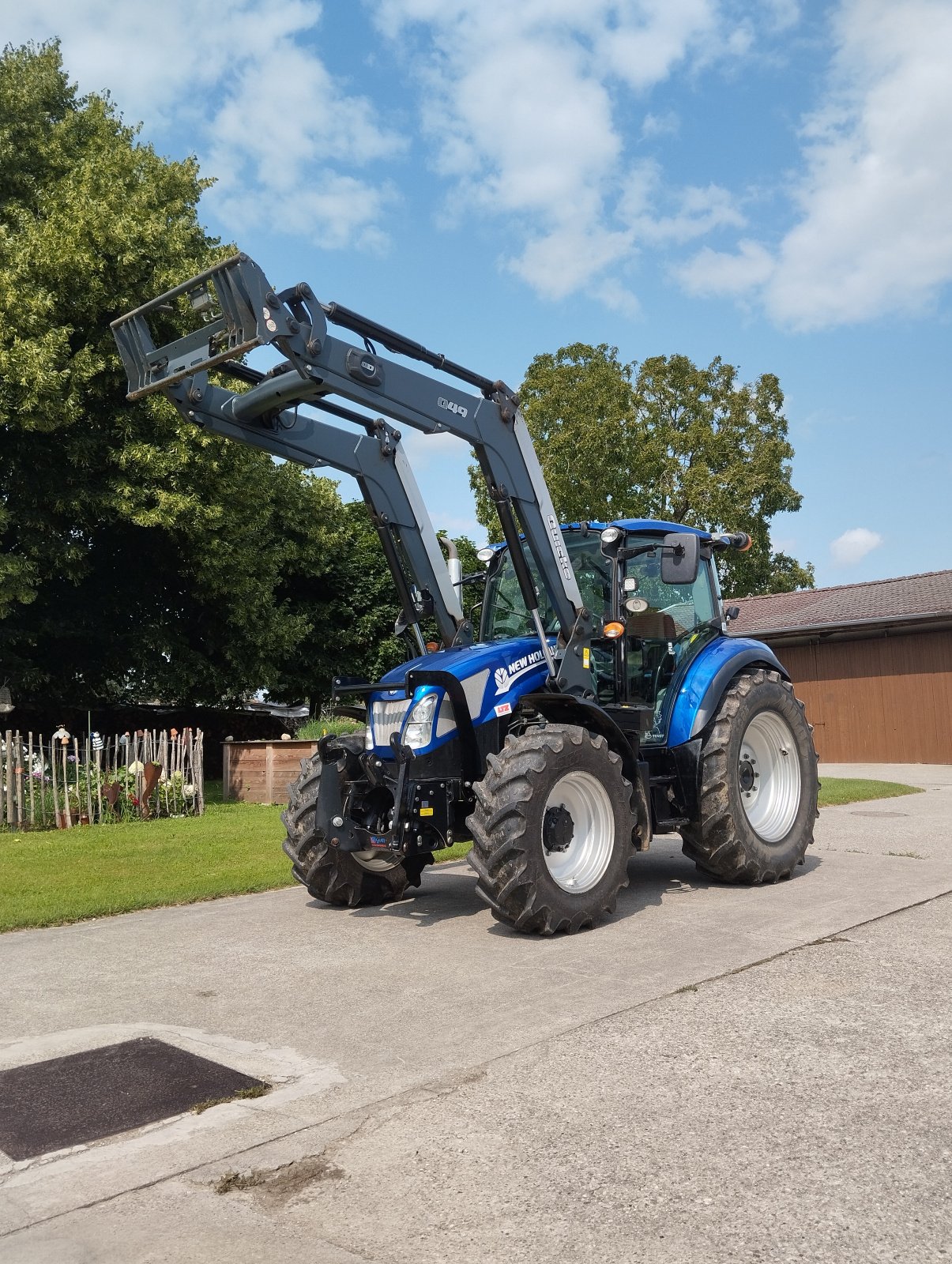 Traktor van het type New Holland T 4.95, Gebrauchtmaschine in Kraiburg (Foto 2)